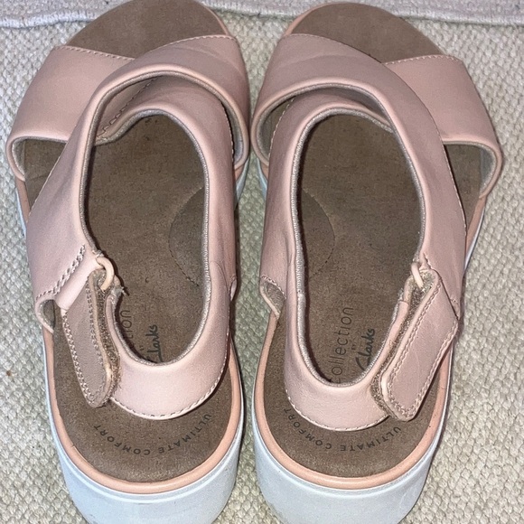 Clarks Women's size 6 1/2 dusty rose Blush Sandals with Velcro at ankle - Picture 4 of 16